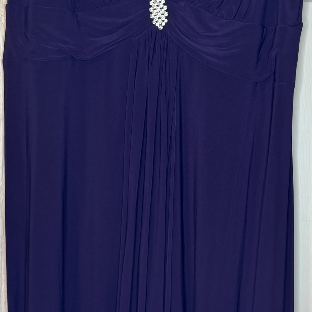 Elegant Purple Evening Gown with Rhinestone Detail